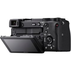 Sony A6600 + 18-135mm OSS Lensli Kit