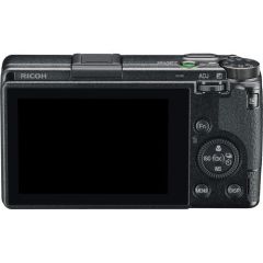 Ricoh GR III Fotoğraf Makinesi
